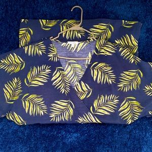 Size Lg Dress! Must have for summertime 🌴